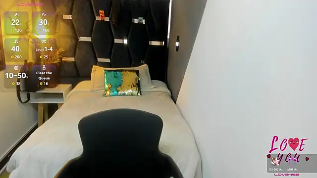 Abril Fox   online show from 04/04/26, 08:17