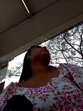 gatinha20257 online show from 05/25/26, 04:57