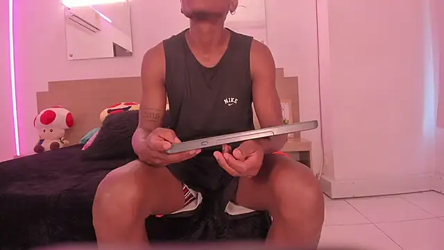 Ebony N Blonde online show from 03/24/26, 07:52