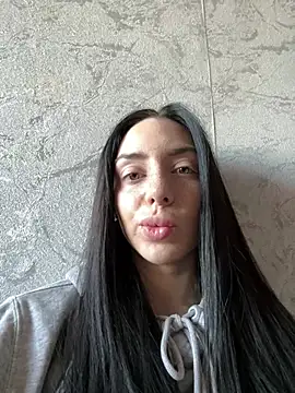 Snapshot of MishellKins chatting on 03/22/26, 01:14 MishellKins online show from 03/22/26, 01:14