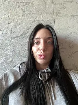 Snapshot of MishellKins chatting on 03/25/26, 10:43 MishellKins online show from 03/25/26, 10:43