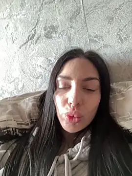 Snapshot of MishellKins chatting on 04/04/26, 12:13 MishellKins online show from 04/04/26, 12:13