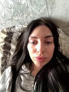 Snapshot of MishellKins chatting on 04/05/26, 10:01 MishellKins online show from 04/05/26, 10:01