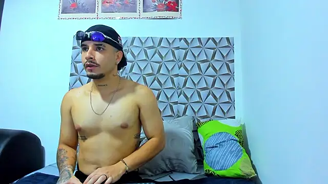 Leon Hotx online show from 03/24/26, 07:19