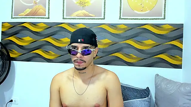 Leon Hotx online show from 04/01/26, 07:33