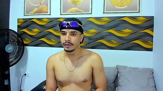 Leon Hotx online show from 04/08/26, 07:47