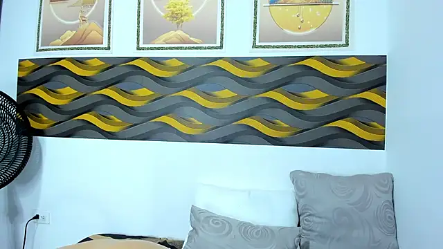 Leon Hotx online show from 04/11/26, 07:18