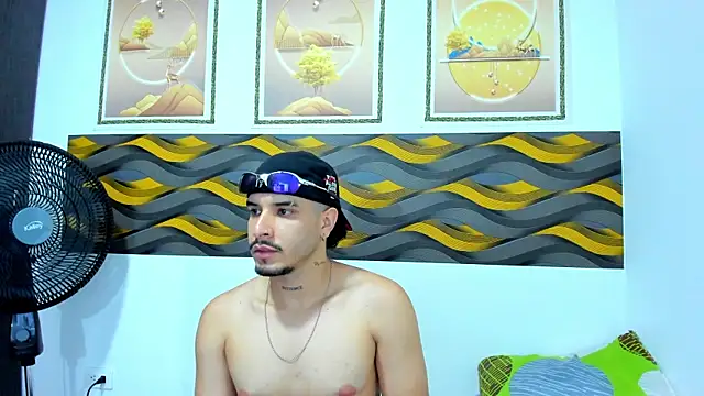 Leon Hotx online show from 05/09/26, 07:19