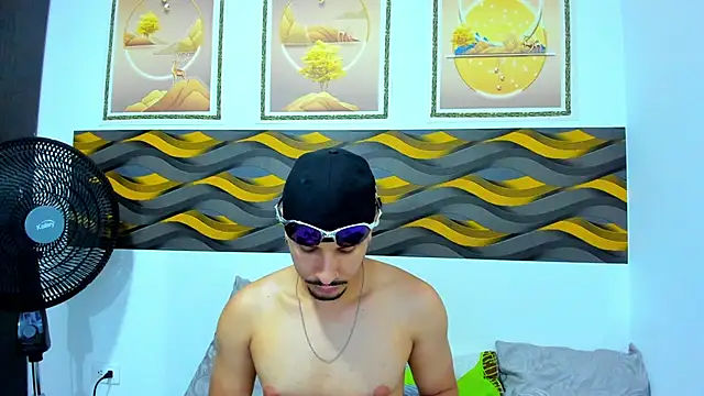 Leon Hotx online show from 05/11/26, 07:33