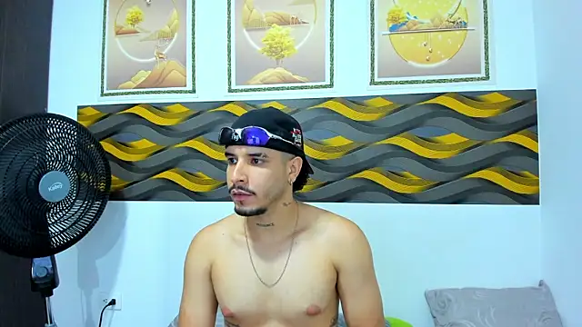 Leon Hotx online show from 05/13/26, 07:22