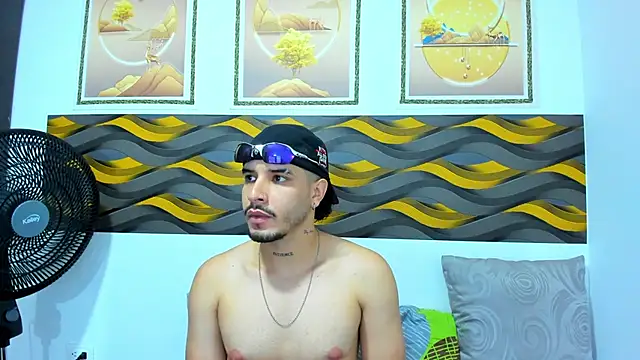 Leon Hotx online show from 05/15/26, 07:21