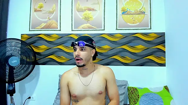 Leon Hotx online show from 05/17/26, 12:45