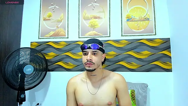 Leon Hotx online show from 06/01/26, 07:48