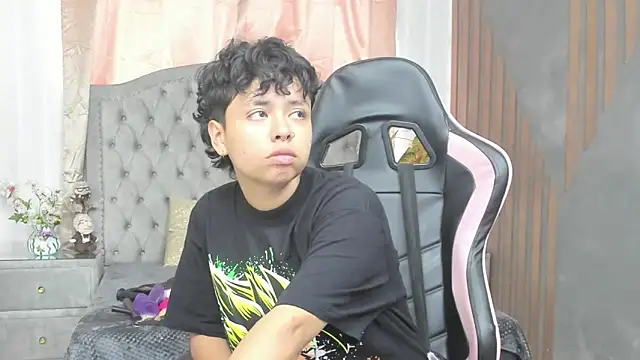 NikiEvanz online show from 03/19/26, 08:13