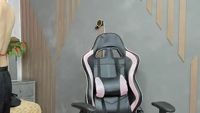 NikiEvanz online show from 03/30/26, 07:59