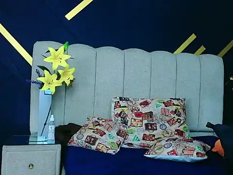 NikiEvanz online show from 04/12/26, 04:28