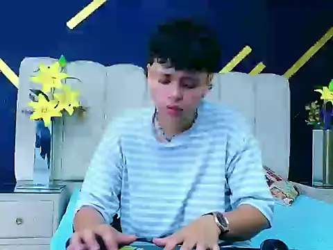 NikiEvanz online show from 04/15/26, 03:24