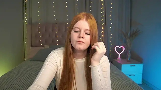 Snapshot of JessicaEmber chatting on 03/17/26, 02:20 JessicaEmber online show from 03/17/26, 02:20