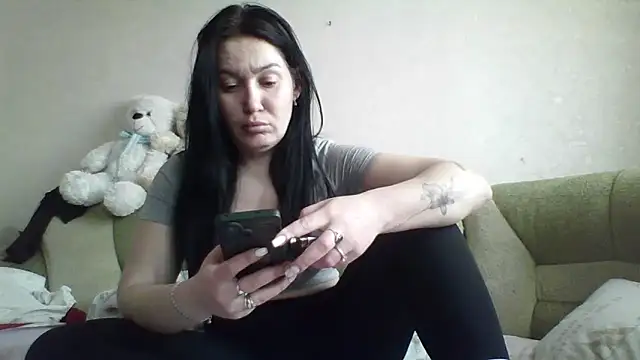 LindaDoll99 online show from 04/01/26, 08:04