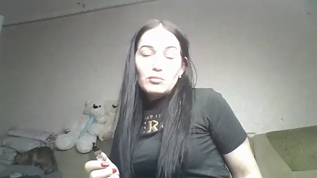 LindaDoll99 online show from 04/05/26, 05:21