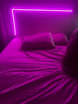 Snapshot of Shynesse21 chatting on 04/08/26, 10:21 Shynesse21 online show from 04/08/26, 10:21