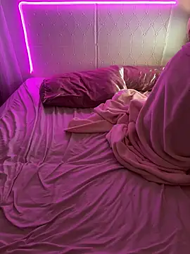 Snapshot of Shynesse21 chatting on 04/12/26, 03:39 Shynesse21 online show from 04/12/26, 03:39