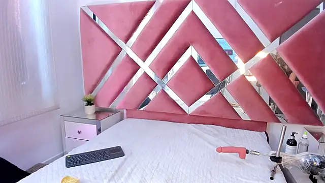 Zoe Evaanss  online show from 03/21/26, 07:39