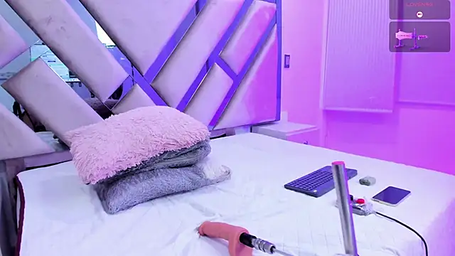 Zoe Evaanss  online show from 03/26/26, 08:25