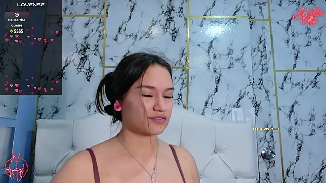 Sophia xoxo1 online show from 04/11/26, 03:33