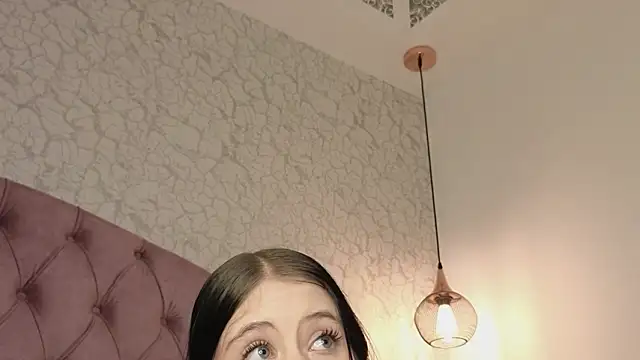 saraa joness  online show from 03/14/26, 08:36