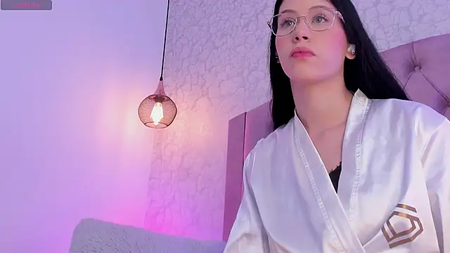 saraa joness  online show from 04/16/26, 06:52