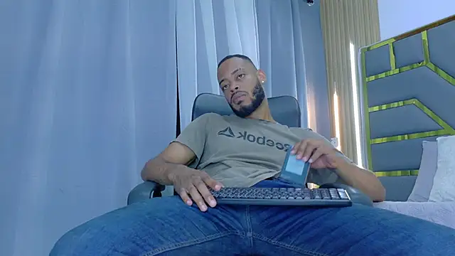 Oliver bigblack cock online show from 03/26/26, 05:51