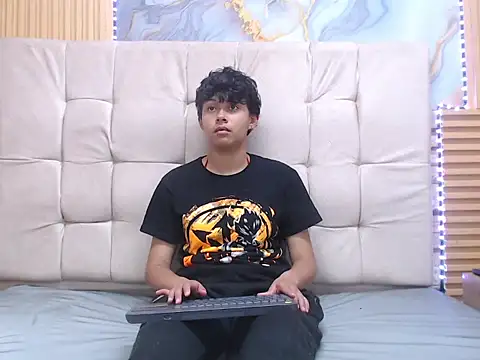 Snapshot of mauren_icarus chatting on 03/16/26, 07:51 mauren icarus online show from 03/16/26, 07:51