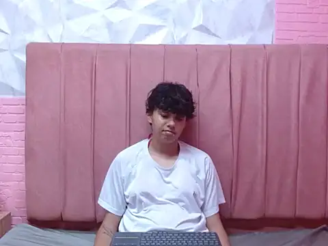 Snapshot of mauren_icarus chatting on 03/26/26, 07:19 mauren icarus online show from 03/26/26, 07:19