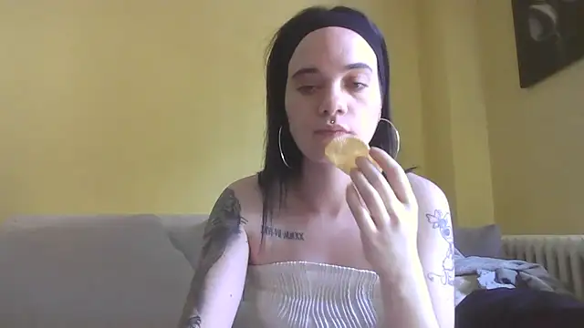 Snapshot of anastasia-evans chatting on 04/22/26, 12:28 anastasia-evans online show from 04/22/26, 12:28