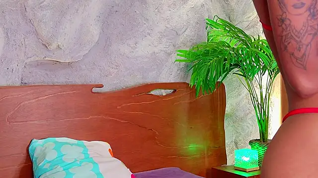 Snapshot of Barbiie_black chatting on 03/18/26, 04:32 Barbiie black online show from 03/18/26, 04:32