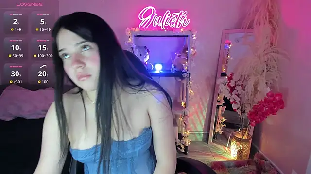 Snapshot of Julieth_Caandy chatting on 04/01/26, 11:11 Julieth Caandy online show from 04/01/26, 11:11