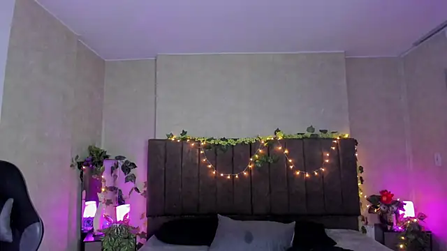 Snapshot of Julieth_Caandy chatting on 04/12/26, 12:04 Julieth Caandy online show from 04/12/26, 12:04