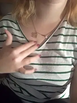 Snapshot of kitsuneniki chatting on 03/15/26, 06:47 kitsuneniki online show from 03/15/26, 06:47