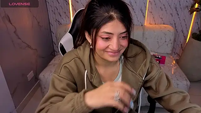 Lia queen tx online show from 03/27/26, 03:01