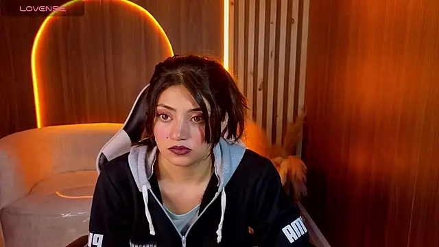 Lia queen tx online show from 05/06/26, 02:51