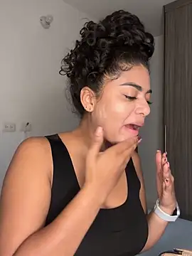 karlymonroe online show from 04/21/26, 08:44