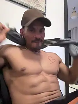 Snapshot of daniels-maison chatting on 03/24/26, 12:04 daniels-maison online show from 03/24/26, 12:04