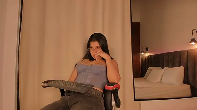 selena  smith1 online show from 03/14/26, 05:57