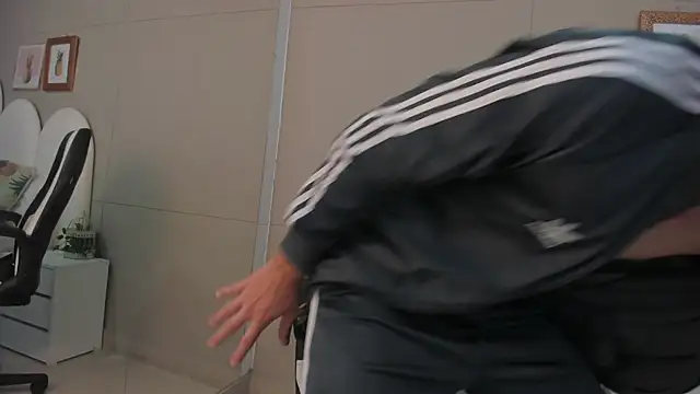 Snapshot of Thiago_2003_ chatting on 03/19/26, 08:13 Thiago 2003 online show from 03/19/26, 08:13