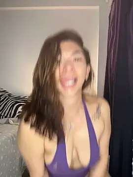 EmelyGigi online show from 04/13/26, 06:35