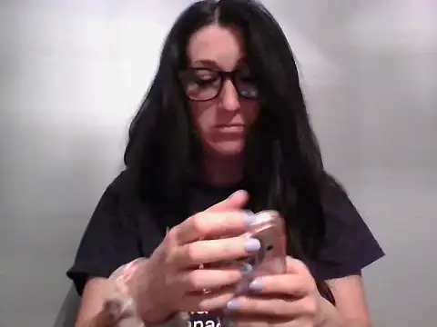 Snapshot of TheVictoriaWolf chatting on 04/02/26, 07:39 TheVictoriaWolf online show from 04/02/26, 07:39