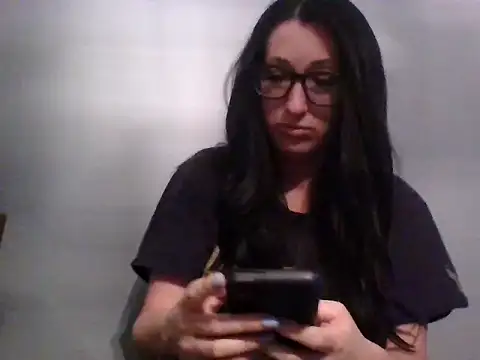 Snapshot of TheVictoriaWolf chatting on 04/07/26, 10:37 TheVictoriaWolf online show from 04/07/26, 10:37