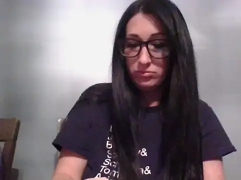 Snapshot of TheVictoriaWolf chatting on 04/09/26, 06:13 TheVictoriaWolf online show from 04/09/26, 06:13