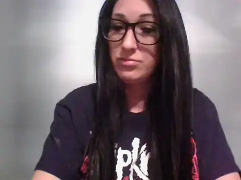 Snapshot of TheVictoriaWolf chatting on 04/10/26, 07:02 TheVictoriaWolf online show from 04/10/26, 07:02